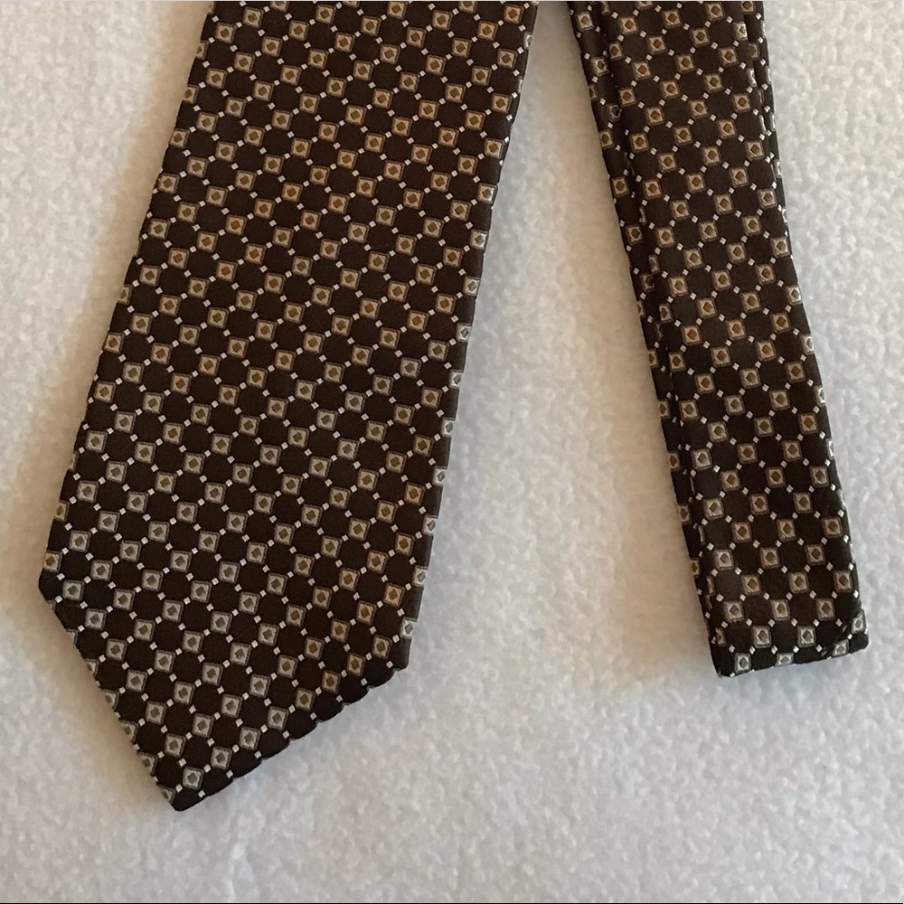♣️ 5/$25 Metropolitan View Geometric Pattern Neck Tie